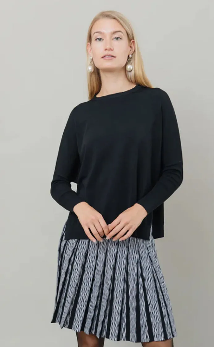 Apparalel SIDE VENT DOLMAN SWEATER IN BLACK