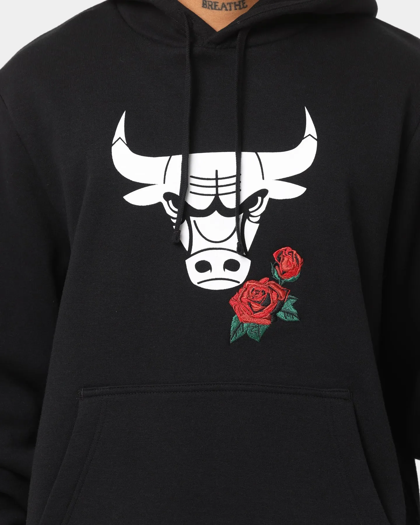 New Era Chicago Bulls Large Rose Hoodie Black