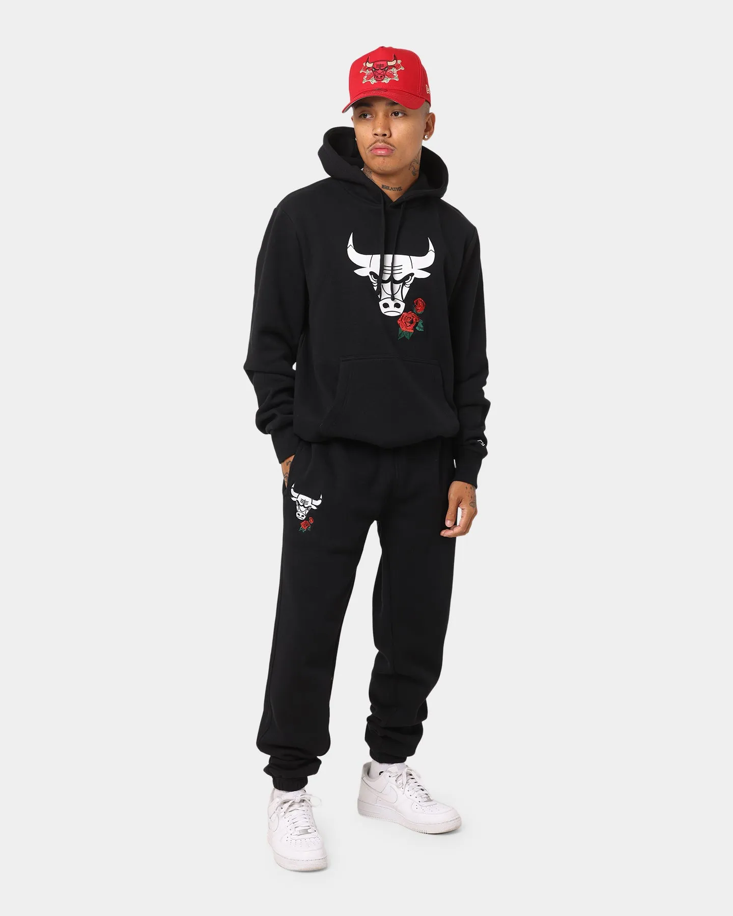 New Era Chicago Bulls Large Rose Hoodie Black